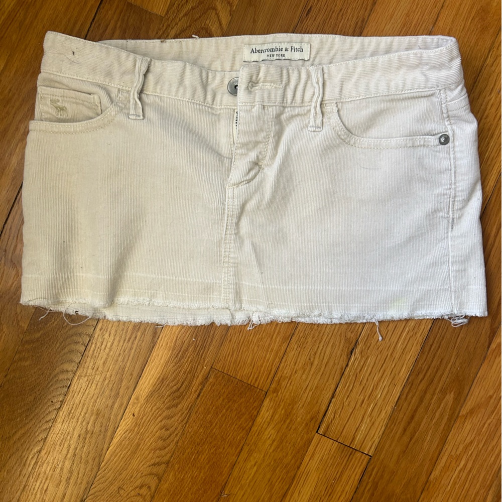Official Abercrombie & Fitch White Skirt Size 00